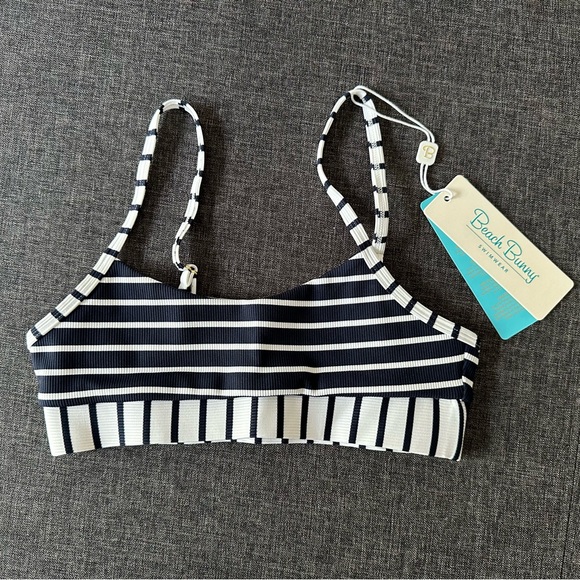 BeachBunny swim top NWT size small - Picture 2 of 3